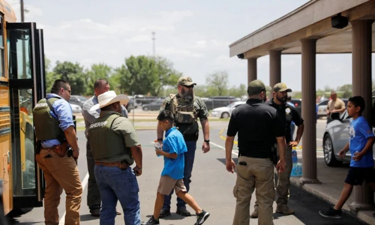 Ataque a tiros em escola do Texas deixa 21 pessoas mortas e dezenas de feridos