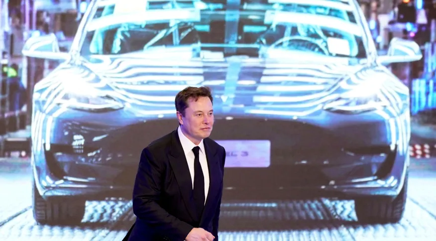 Pessimista com a economia, Musk quer cortar 10% dos empregos da Tesla