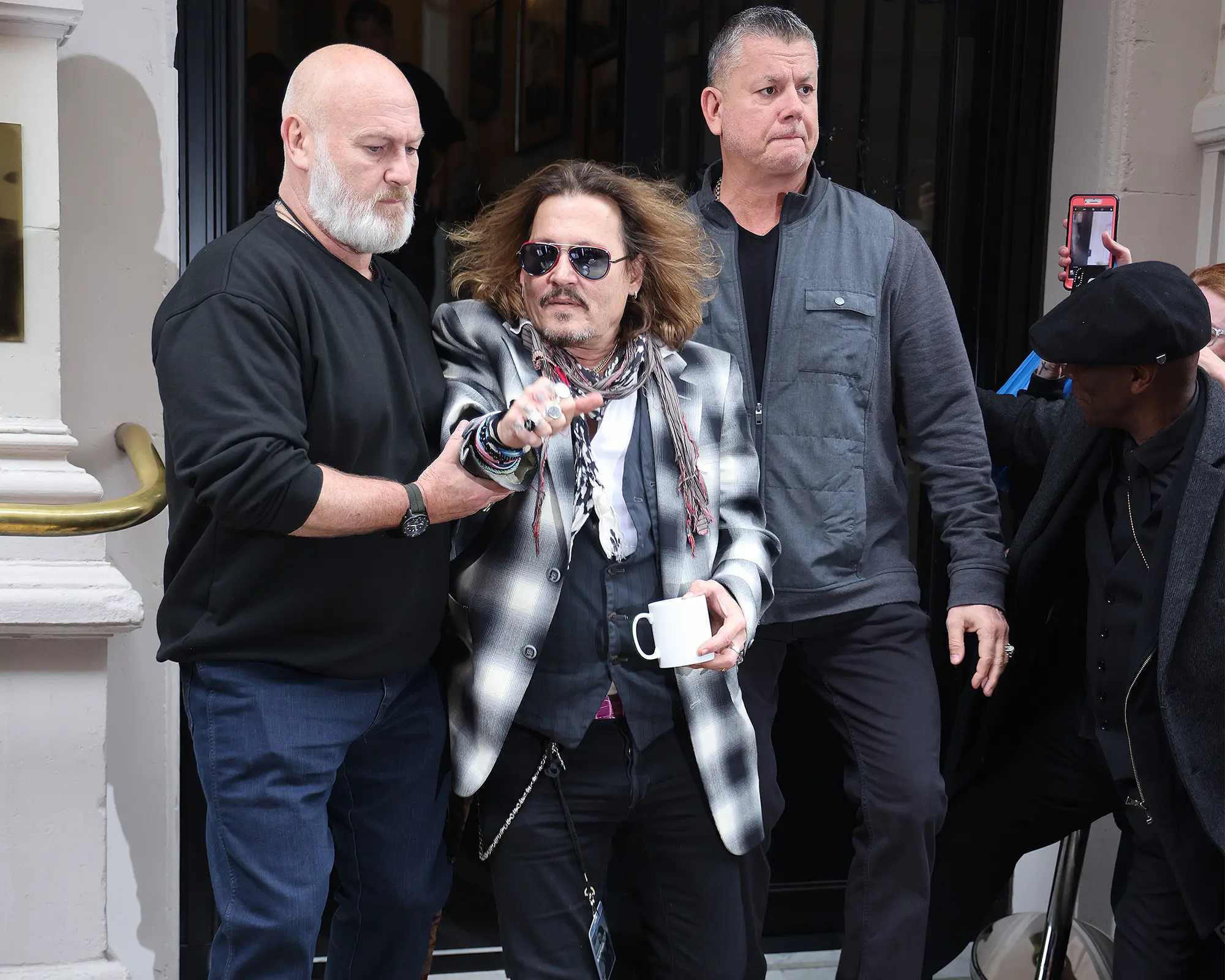 Depois de vencer processo, Johnny Depp gasta mais de US$ 62.000 em banquete