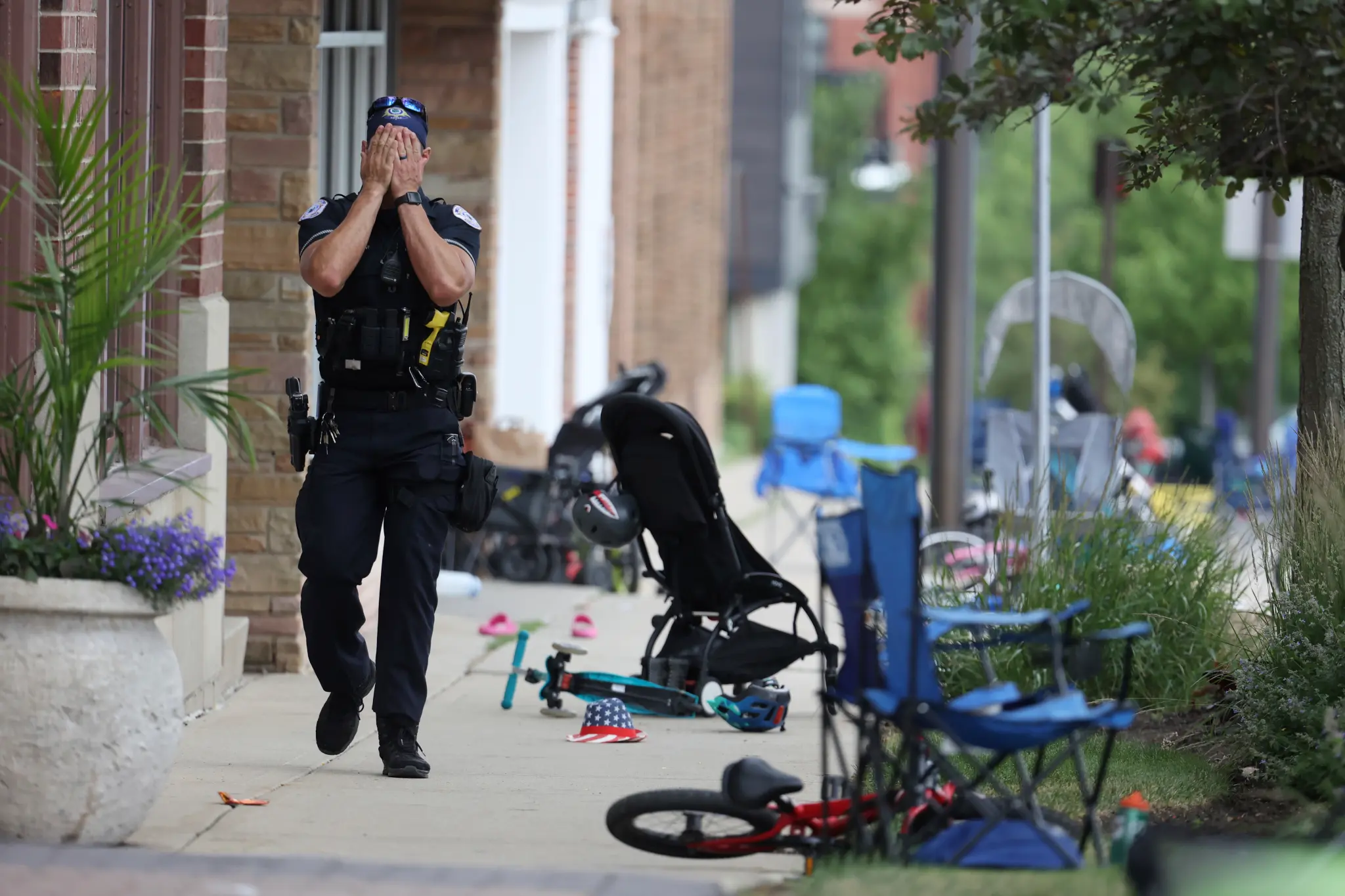 Pelo menos 6 mortos e dezenas de feridos em tiroteio no desfile de 4 de julho em Chicago