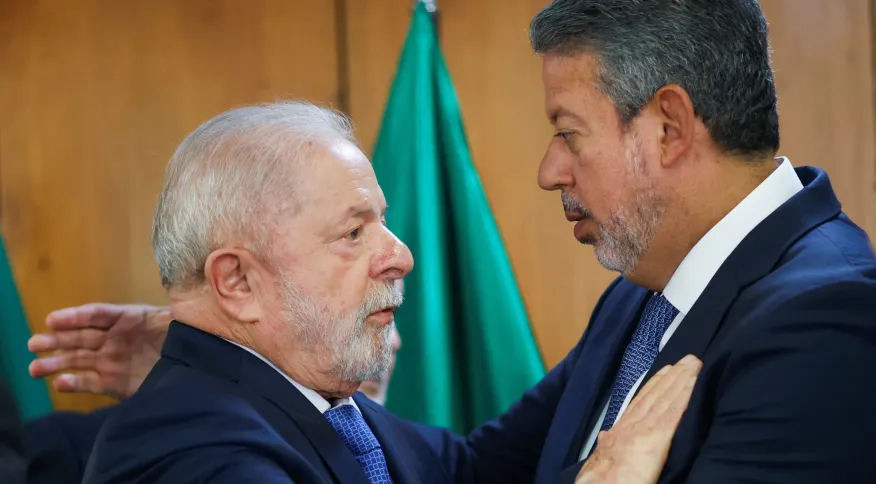 Lula deve se reunir com Lira para discutir entraves na articulação política