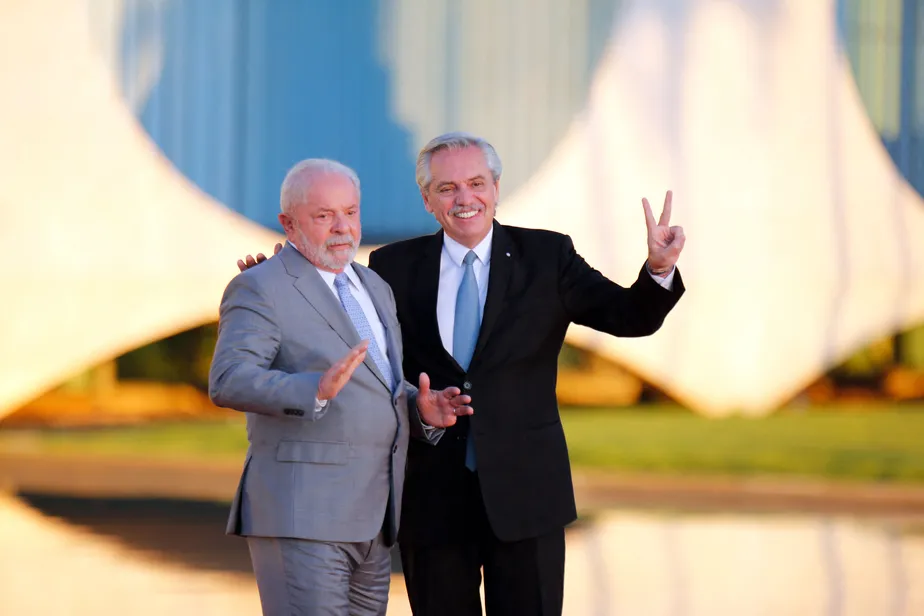 Lula recebe Alberto Fernández, presidente da Argentina, nesta segunda-feira (26)