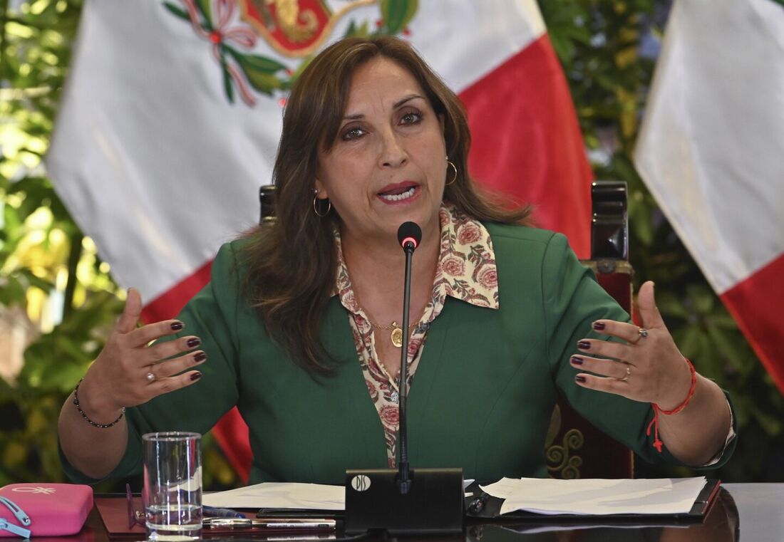 Peru demite chefe da Polícia Nacional após presidente ser agredida por duas mulheres