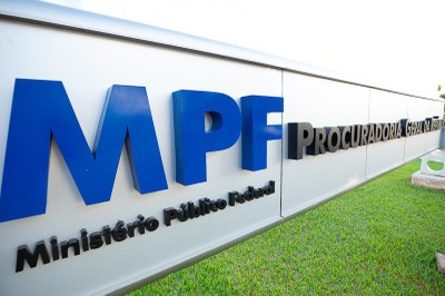 MPF processa União por falta de cotas para trans