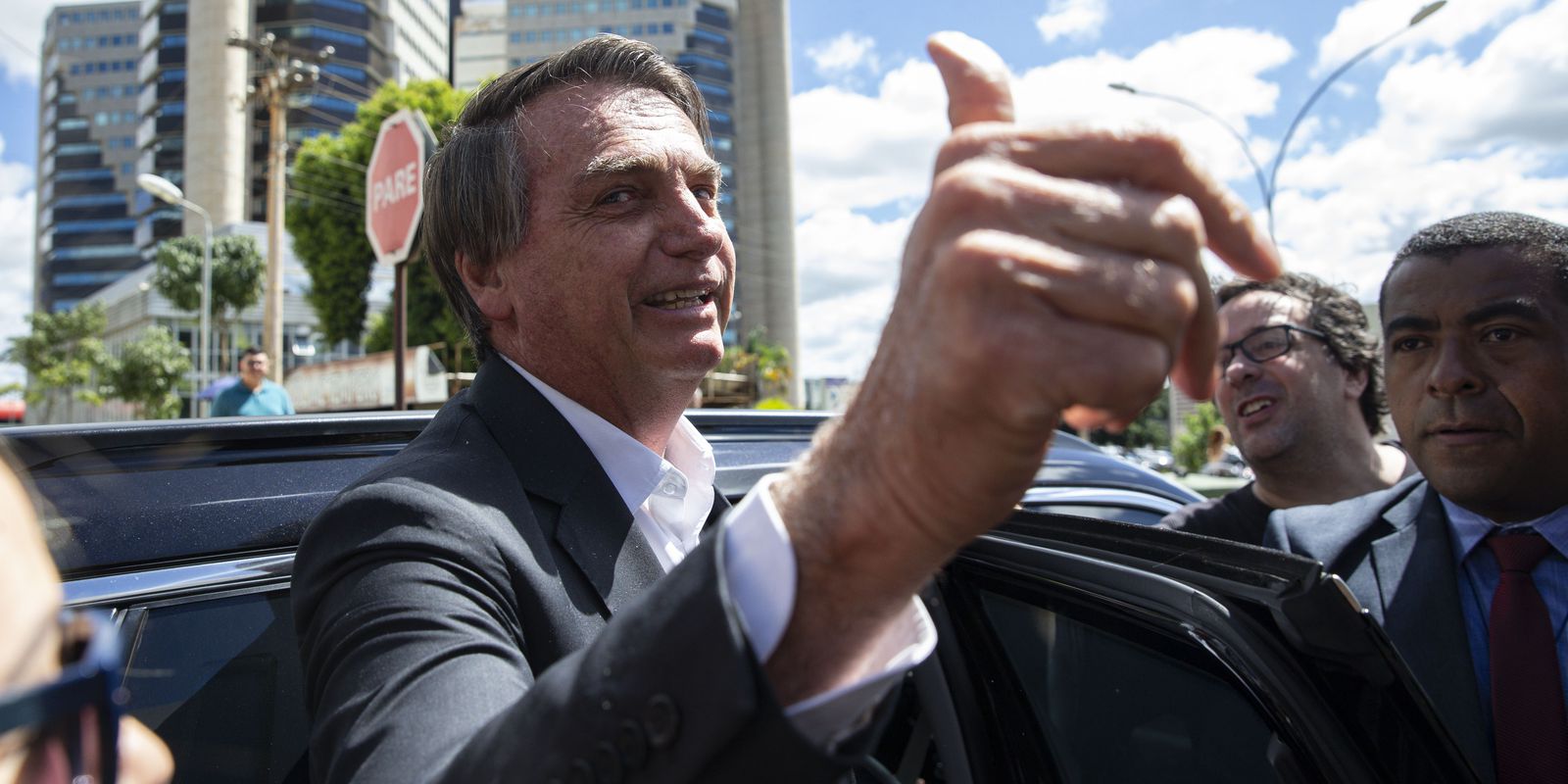 Bolsonaro agradece Boulos por citar aumento de renda em seu governo