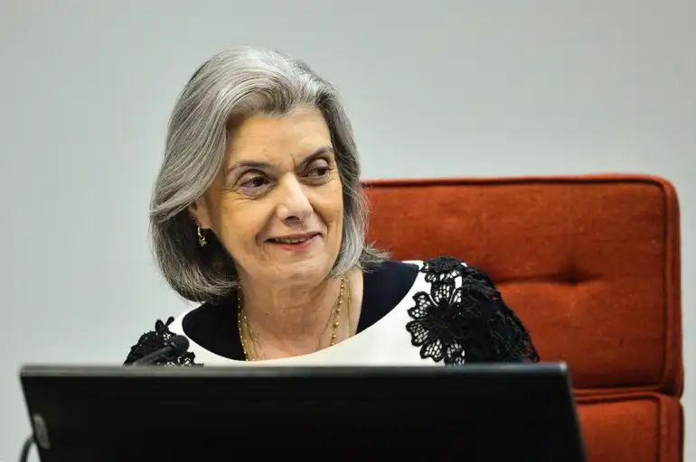 TSE não quer “redes antissociais”, diz Cármen Lúcia