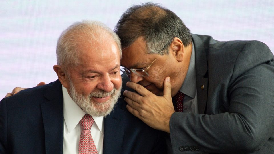 Lula demite Dino do Ministério da Justiça e o nomeia para o STF