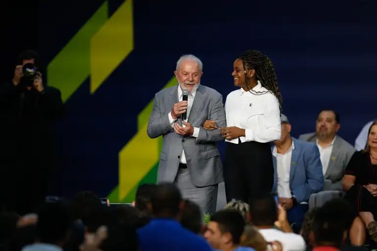 Lula é denunciado por dizer que jovem negra “gosta de um batuque”