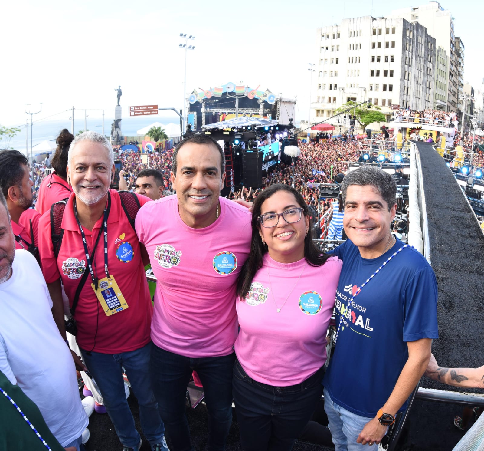 Na abertura do Carnaval, ACM Neto exalta gestão de Bruno Reis: 'A grande promoção dele é o trabalho'