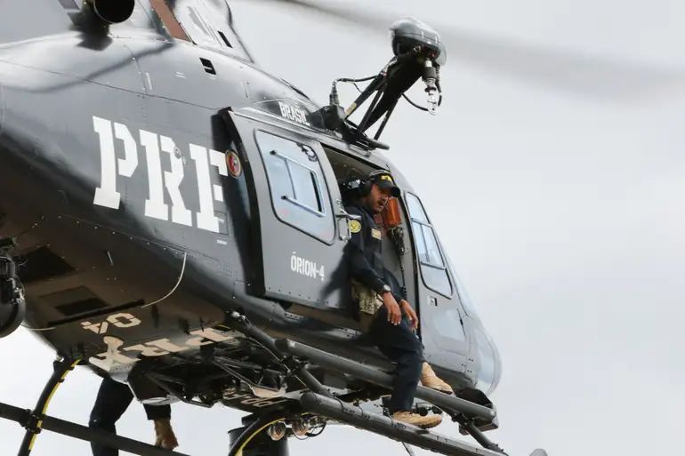 Governo aciona helicópteros e 300 policiais na busca contra fugitivos