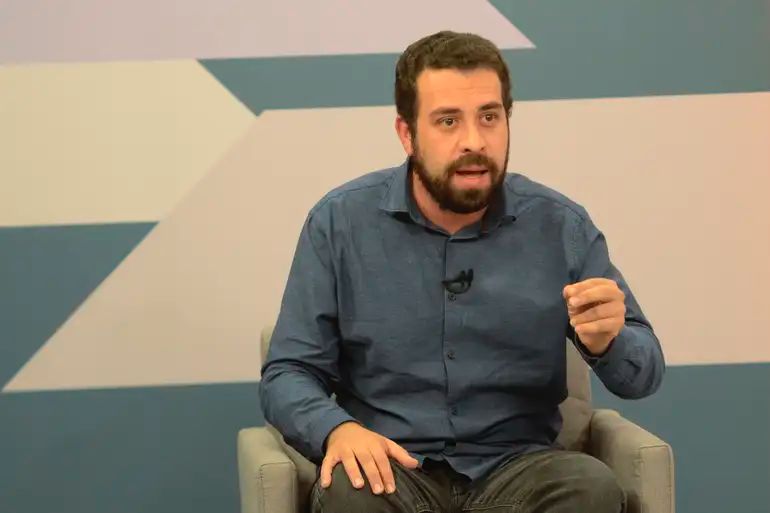 “Não sou candidato a prefeito de Tel Aviv”, diz Boulos sobre Lula