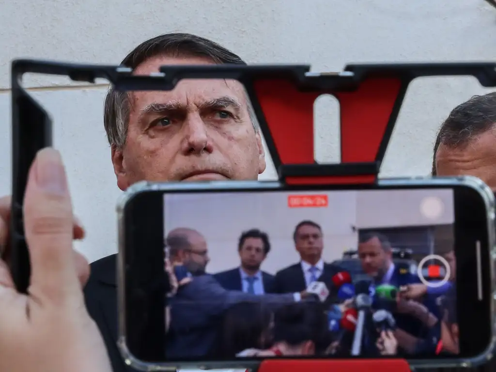 Bolsonaro chega à PF para ser interrogado em investigação que apura suposta 