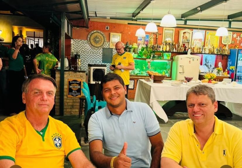 Diego Castro representa a Bahia em jantar com Bolsonaro após ato na Paulista