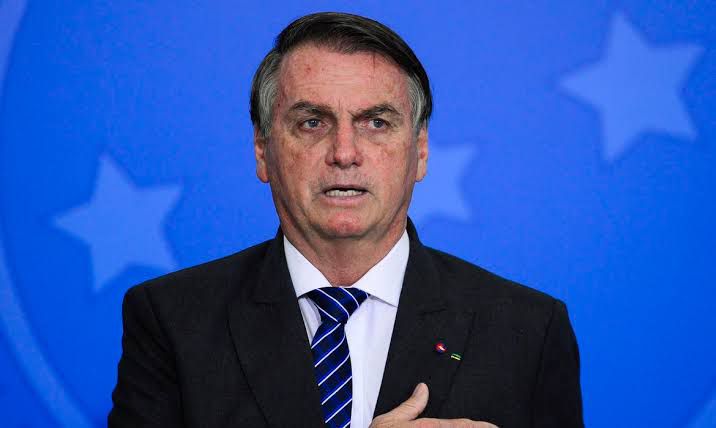 Ela se aproximou de mim, diz Bolsonaro em depoimento sobre caso da baleia