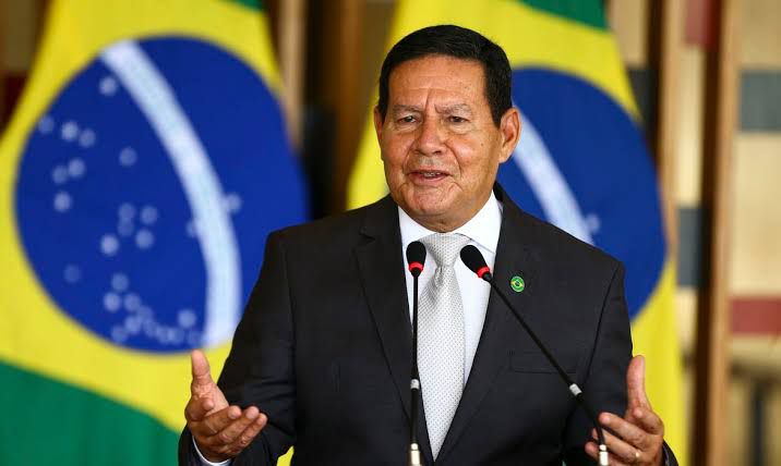 Governo Bolsonaro teve fim melancólico, diz Mourão