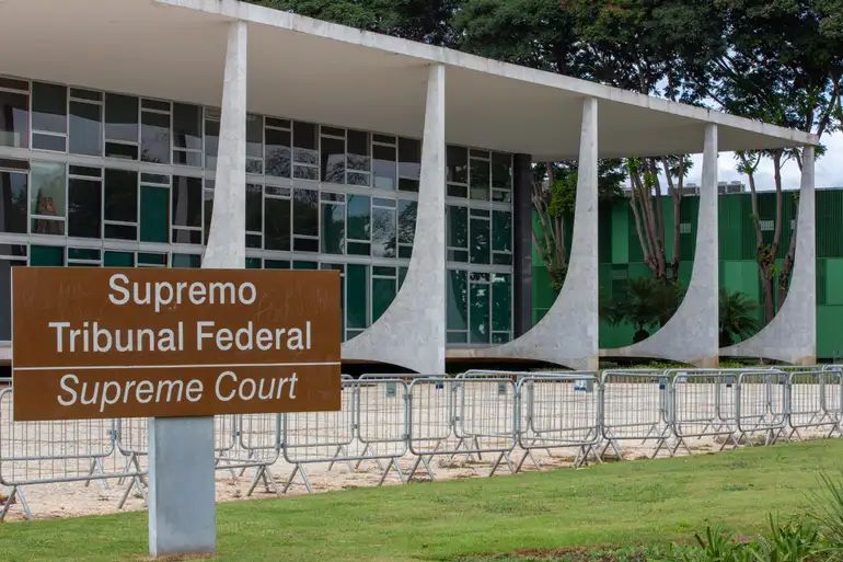 STF forma maioria para inocentar réu do 8 de Janeiro