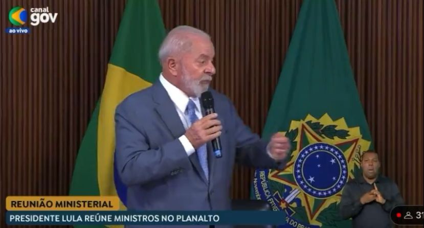 O Brasil correu risco de golpe, diz Lula durante reunião com ministros 