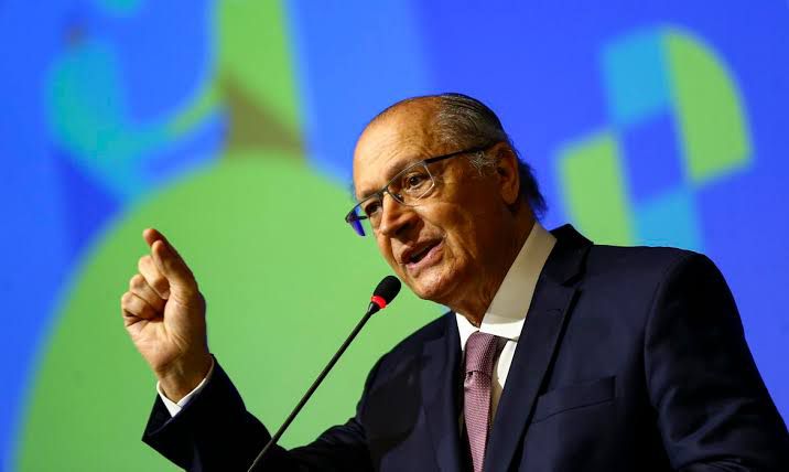 Bloqueio de R$ 2,9 bi no Orçamento é “medida correta”, diz Alckmin