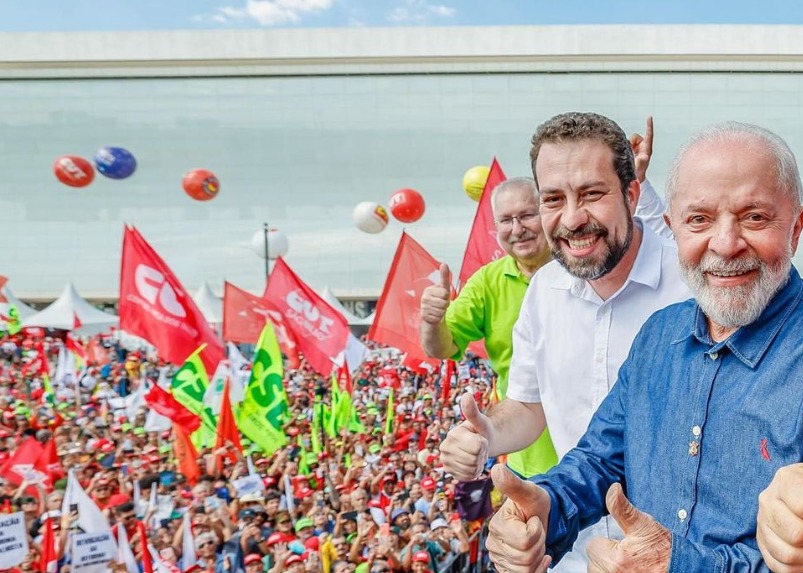 Parlamentar aciona TCU após Lula pedir voto em Boulos durante a ato