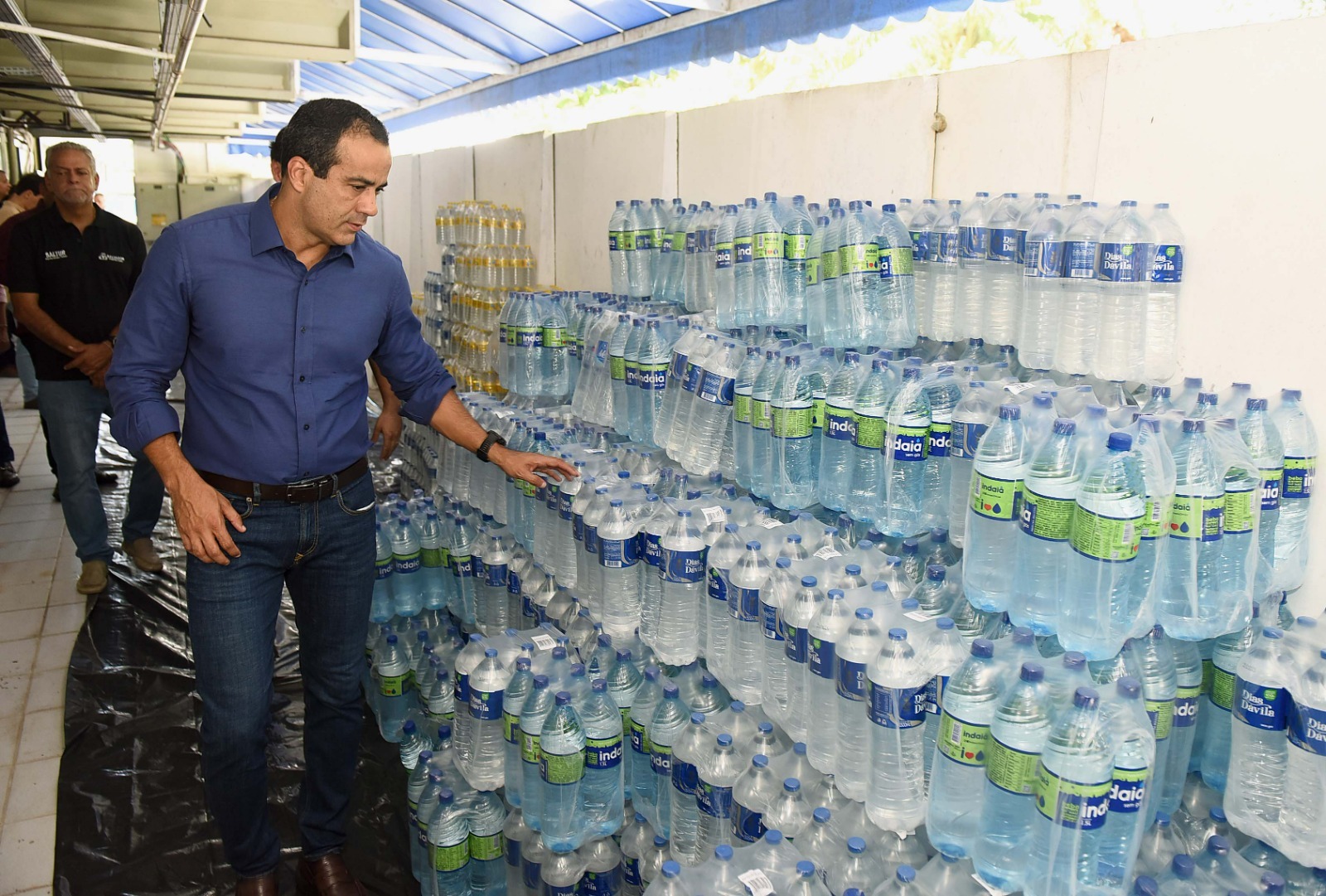 Prefeituras-Bairro de Salvador também vão receber doações de água e itens de limpeza para famílias do Rio Grande do Sul