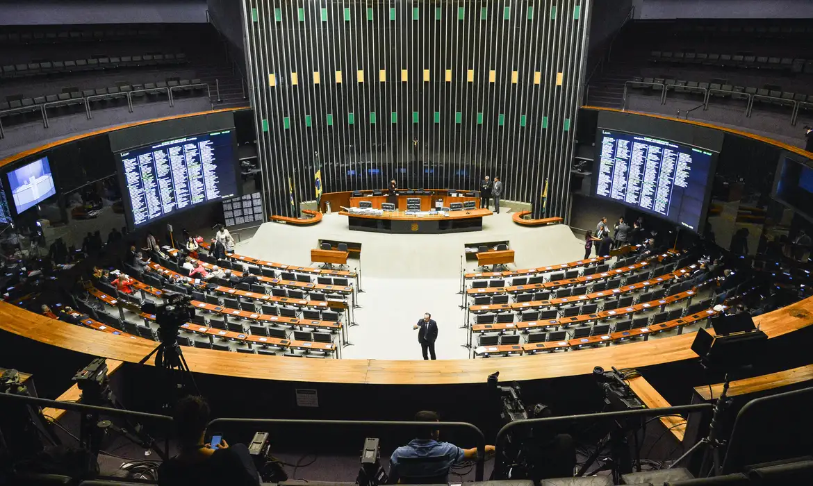 Sessão da Câmara sobre saidinha 