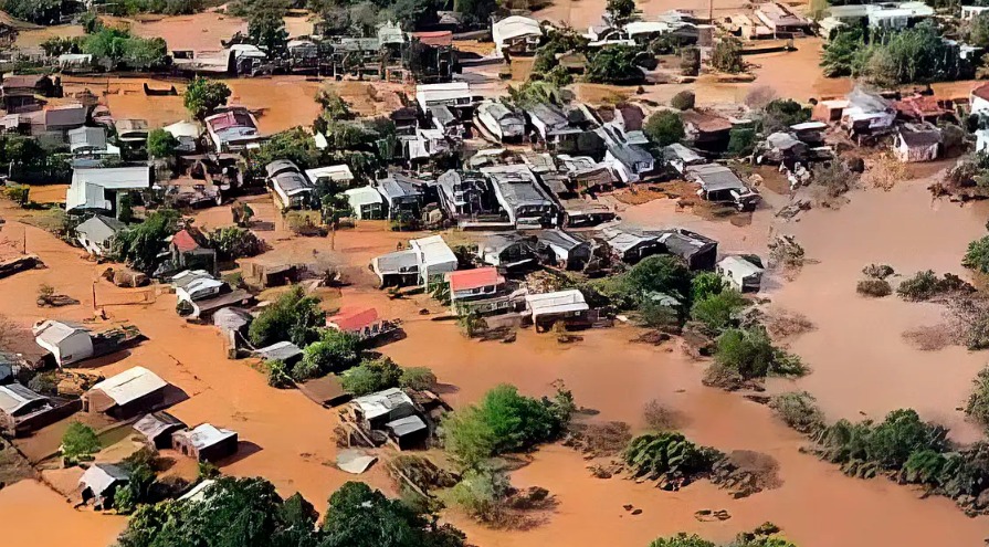 Chuvas RS: Número de desalojados dobra e chega a 327 mil pessoas 