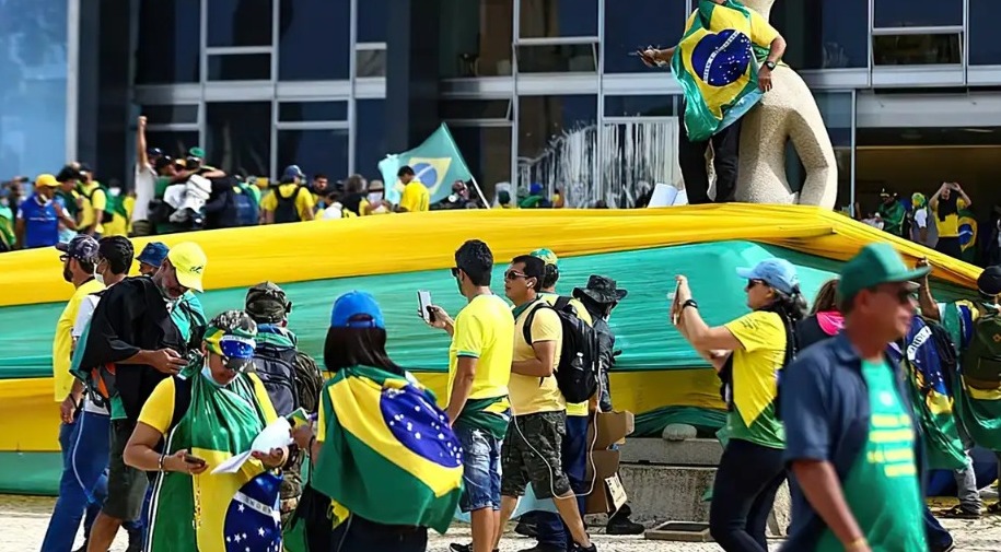 8/1: STF condena mais 10 pessoas pelos atos em Brasília