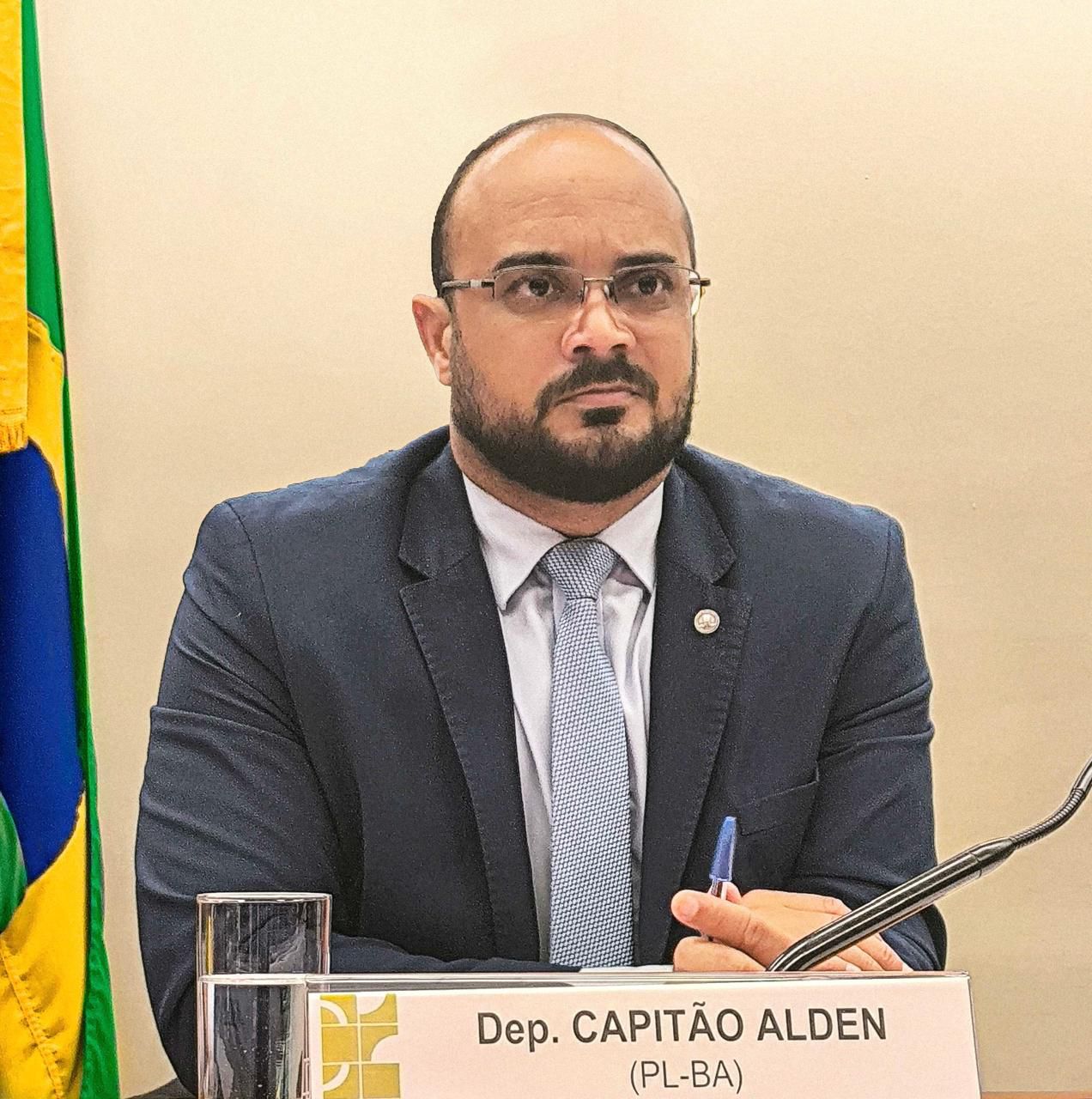 Deputado Capitão Alden quer derrubar lei combate a fake news baiana 