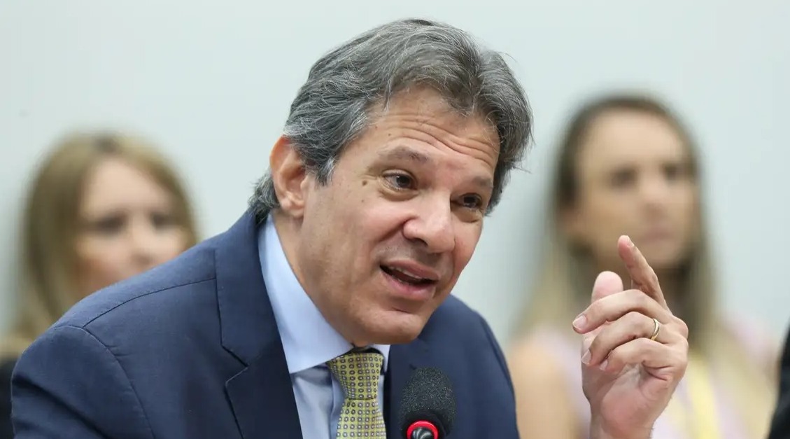 Haddad bate boca com Kataguiri e dispara 'Pega o microfone e fala mal do Tarcísio'