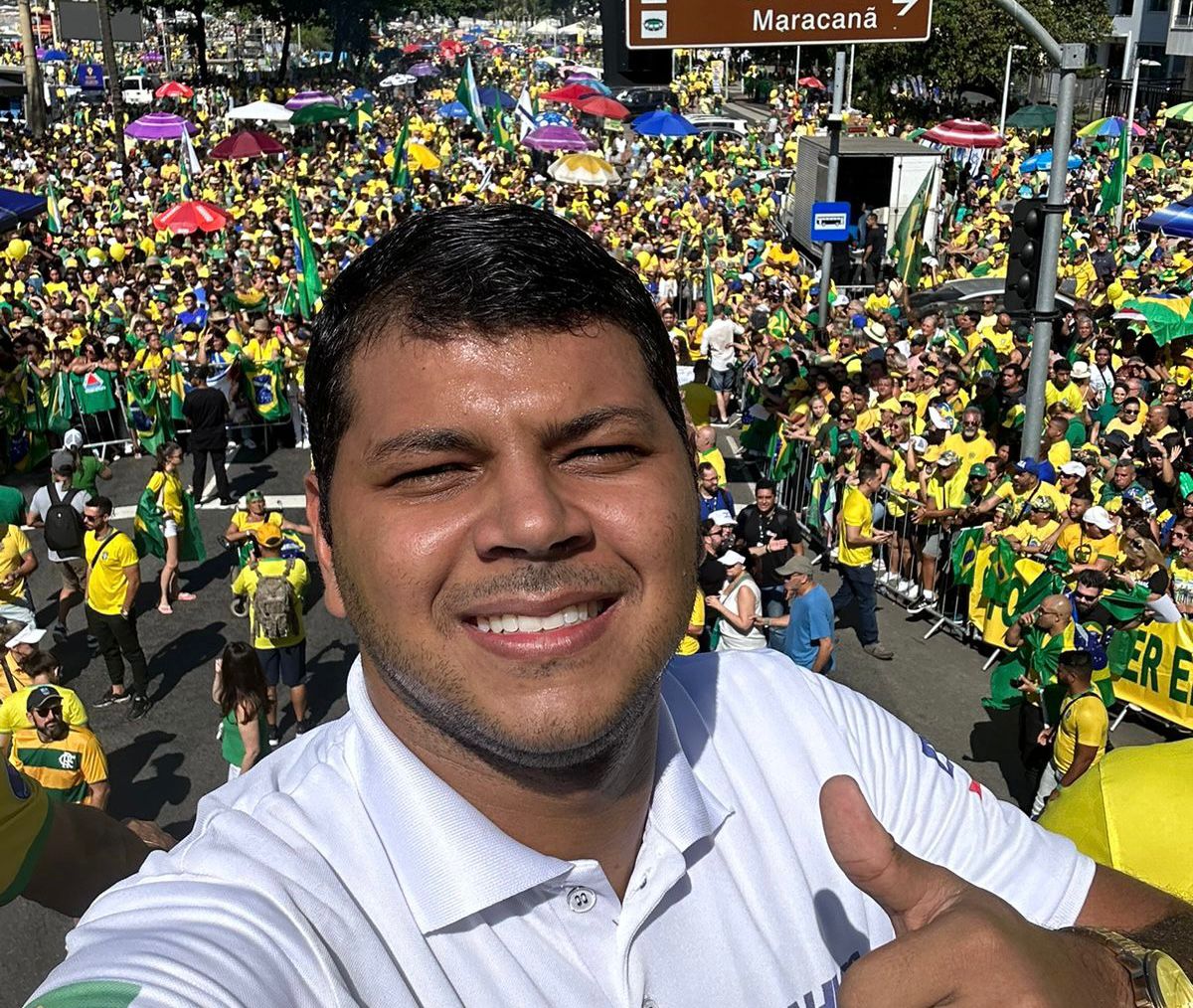Diego Castro convoca adesivaço ‘Fora Lula’ no Farol da Barra durante Dois de Julho
