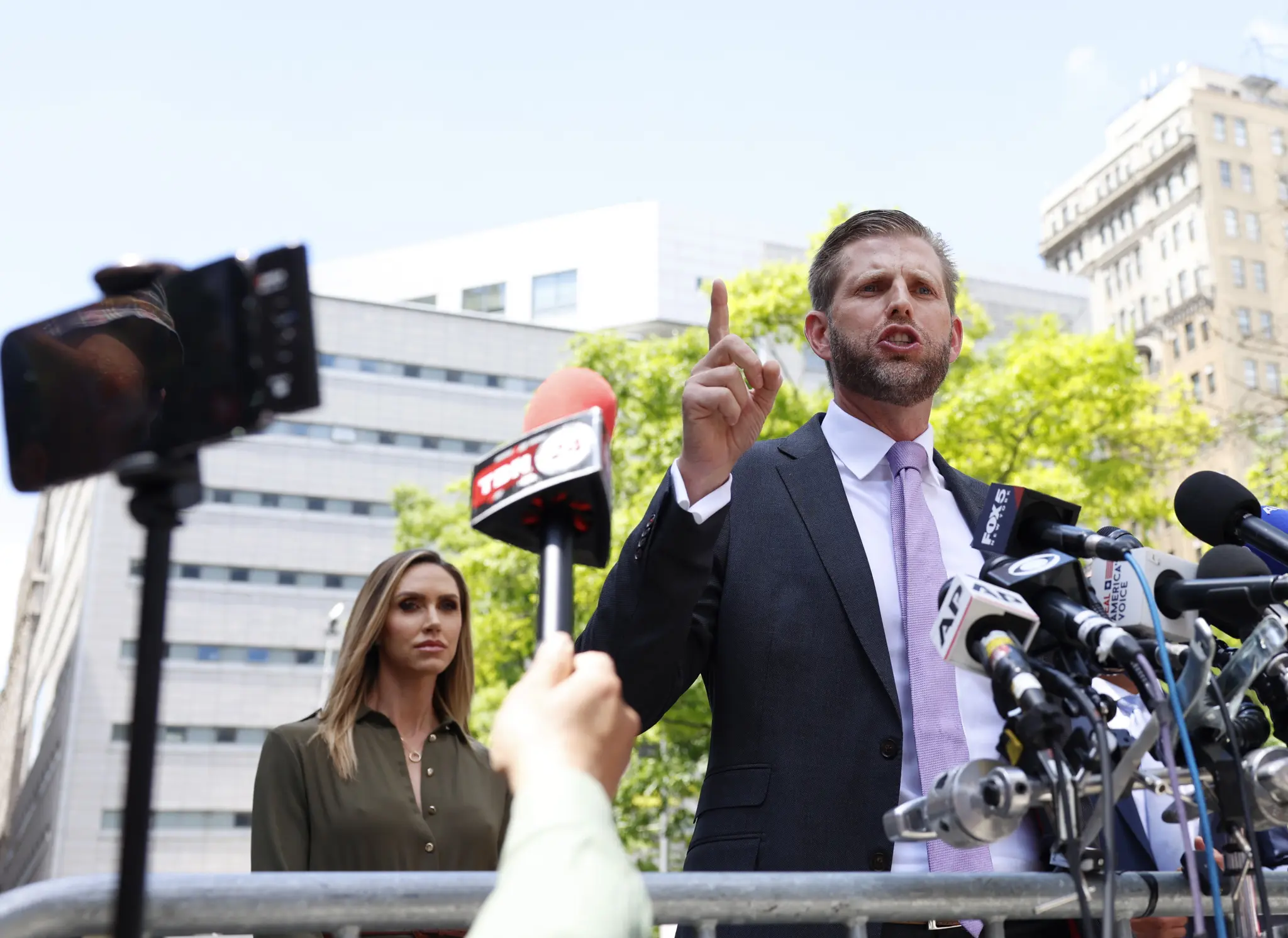 Eric Trump fala depois que o pai é baleado em um comício: ‘O homem mais durão que já conheci’