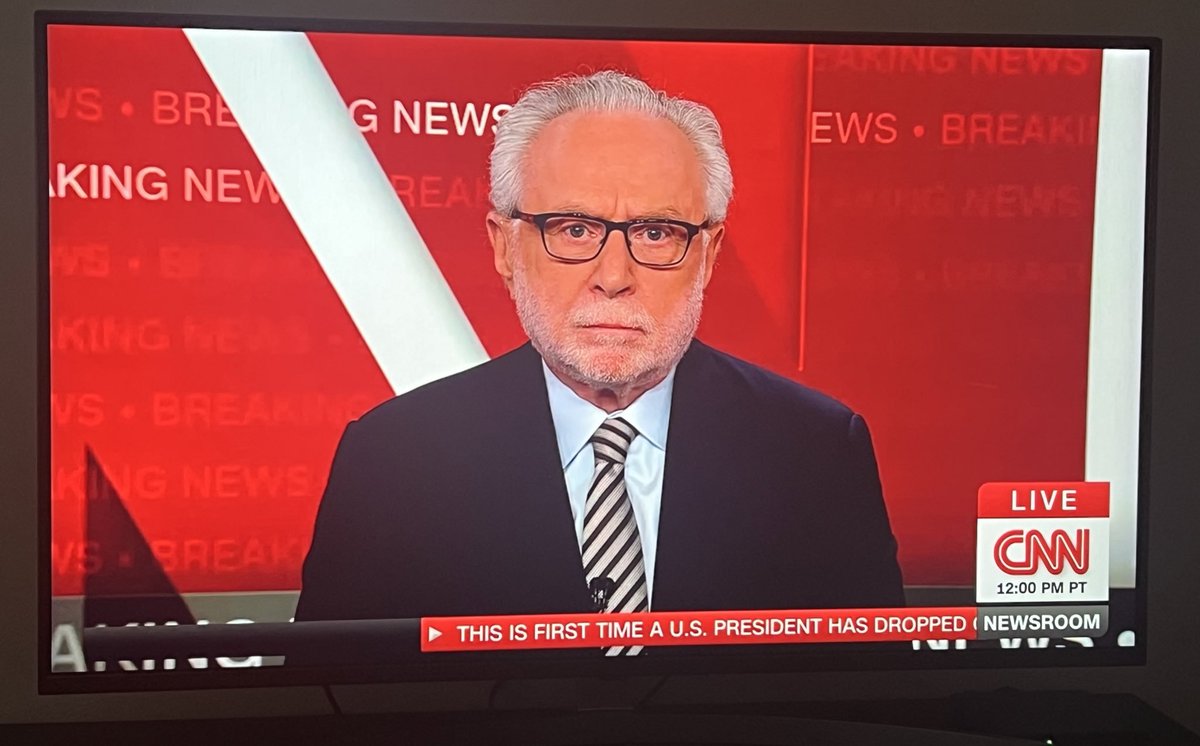 Âncora da CNN, Wolf Blitzer, aparece bêbado ao vivo