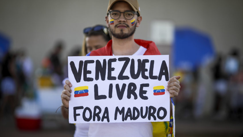 Venezuelanos no Brasil protestam contra Nicolás Maduro