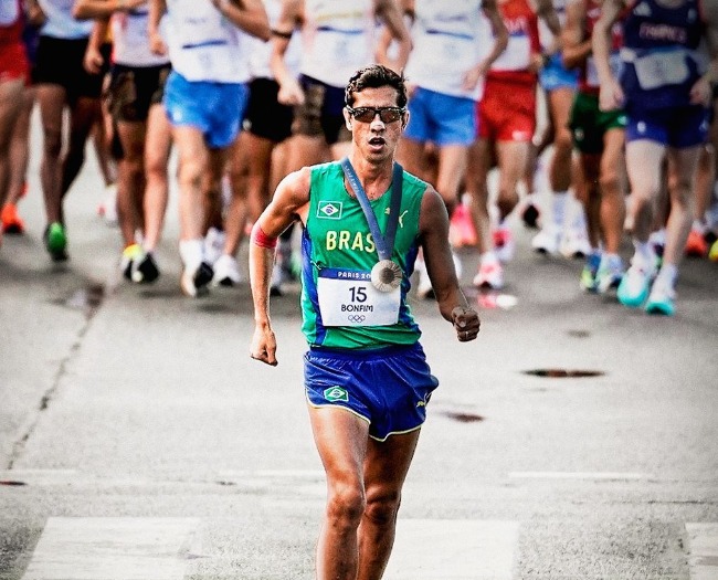 Olimpíadas 2024: Caio Bonfim conquista medalha de prata inédita para o Brasil na marcha atlética