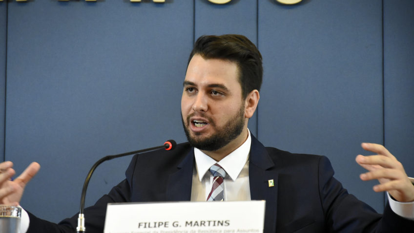 PGR sugere soltar Filipe Martins, ex-assessor de Bolsonaro