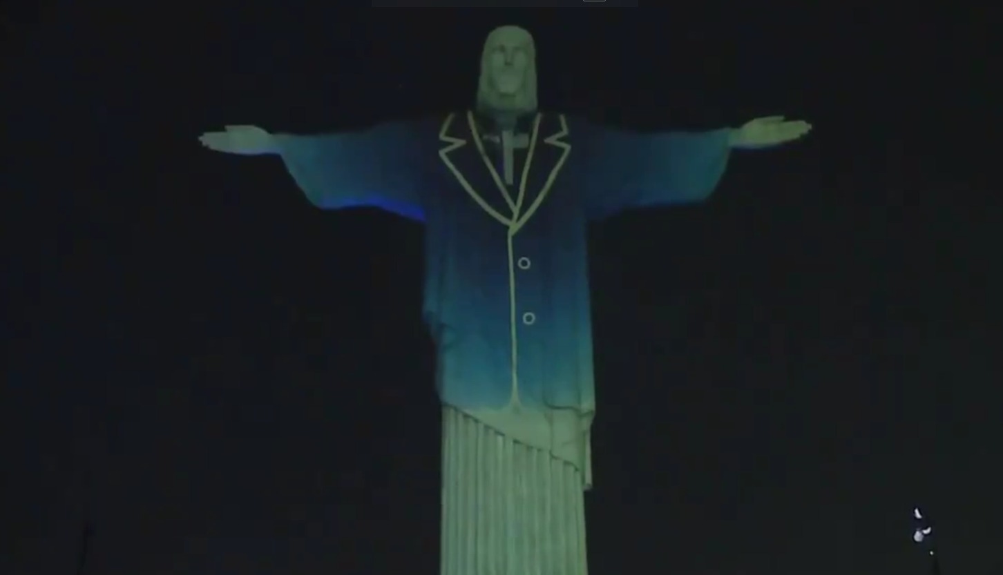 Em homenagem, Cristo Redentor aparece “vestido” de Silvio Santos