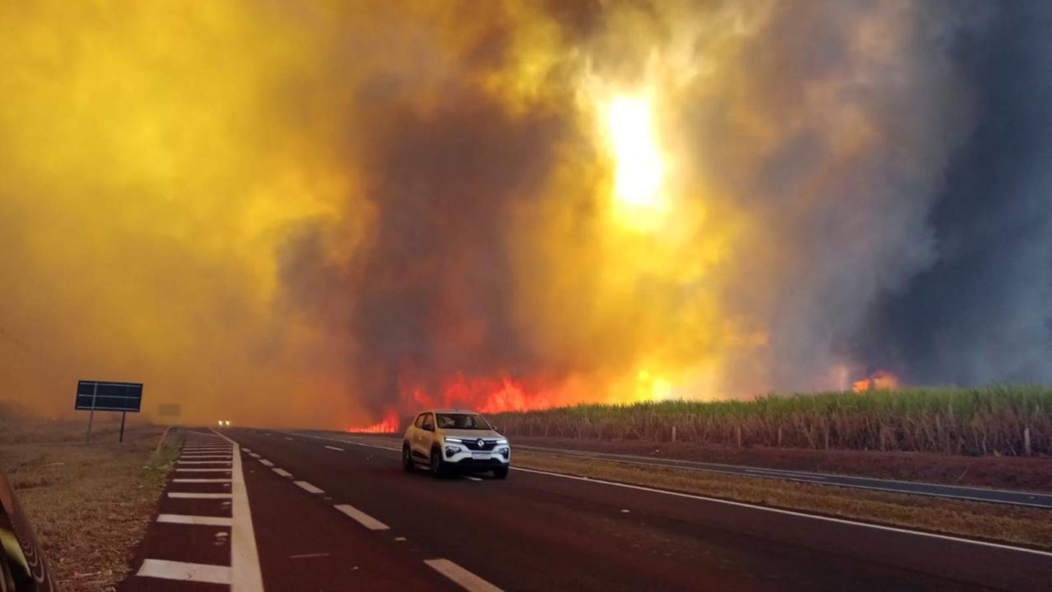 Sobe para 48 o número de cidades paulistas em alerta máximo de incêndio