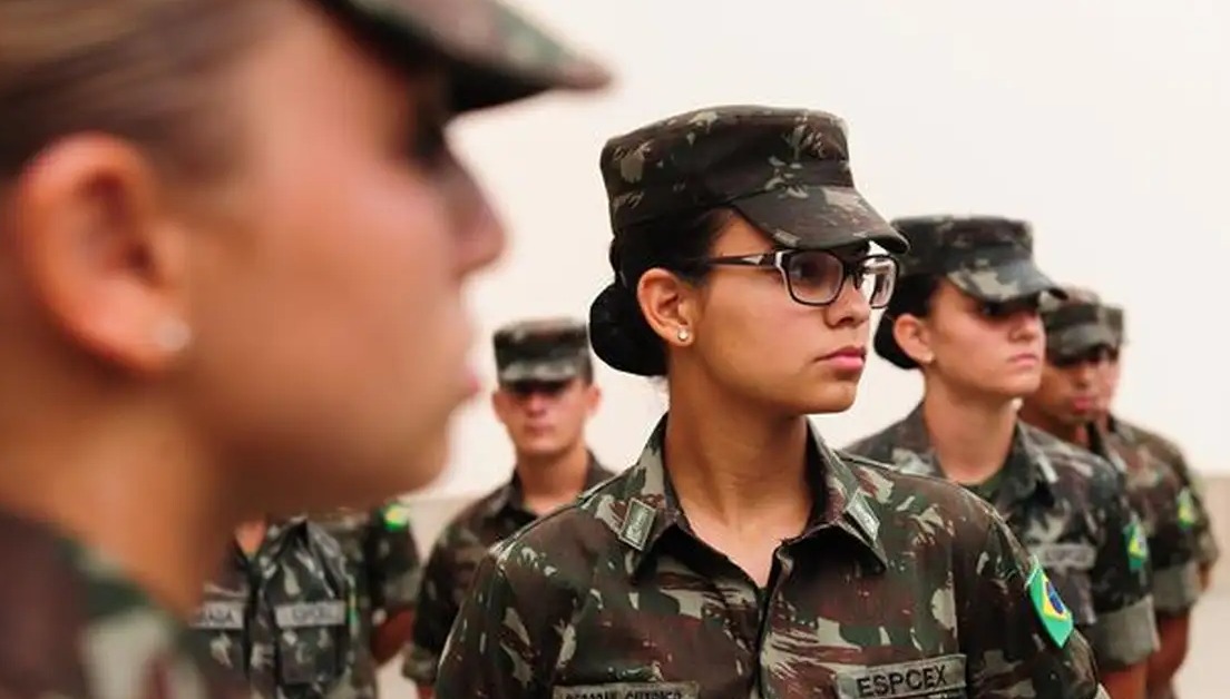 Governo federal publica decreto com regras para o alistamento militar feminino