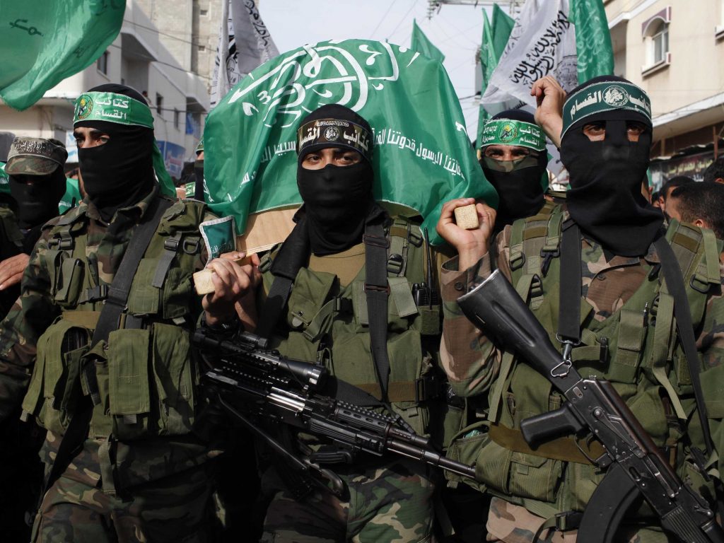 Terroristas do Hamas mantêm 64 reféns na Faixa de Gaza