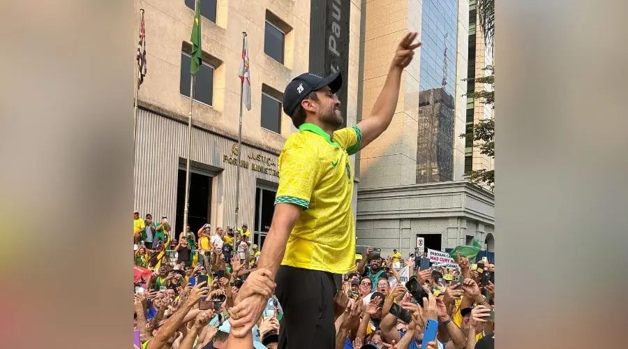 Pablo Marçal é aclamado por milhares de manifestantes em ato na Paulista; Nunes não aparece