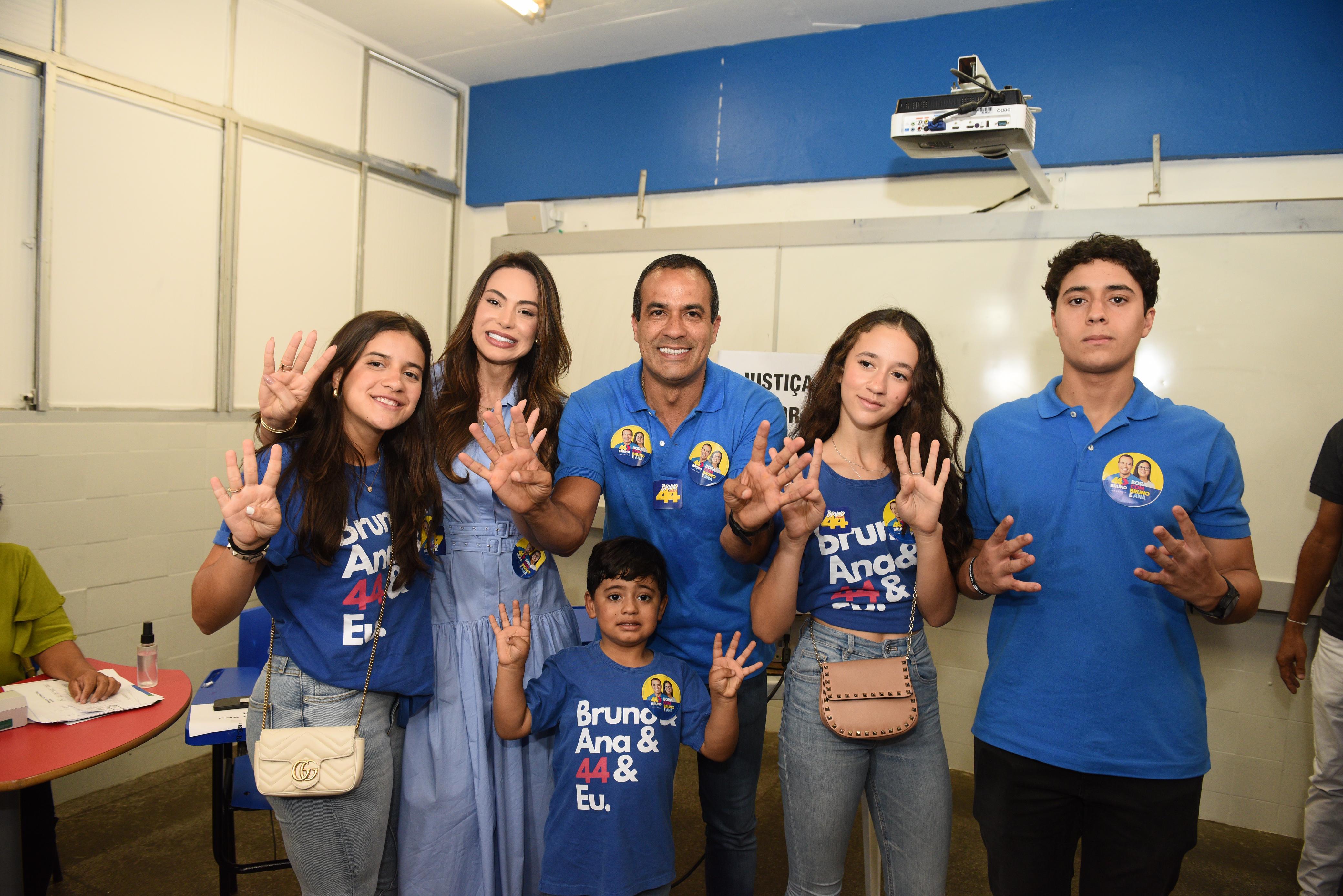 Reeleito com votação histórica, Bruno Reis relembra história, agradece confiança da população e destaca compromissos