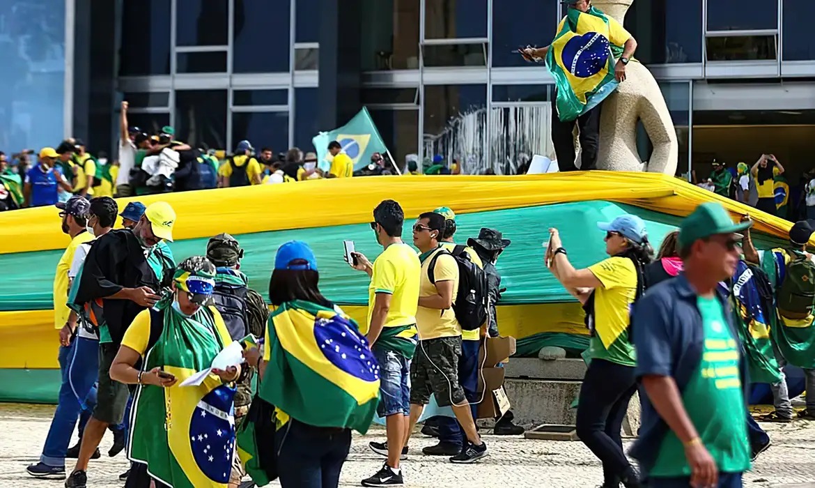 Anistia aos presos do 8 de janeiro retorna à pauta da CCJ da Câmara