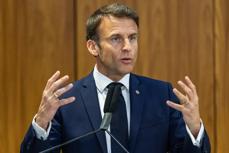 Na França, parlamento rejeita pedido de impeachment contra Macron