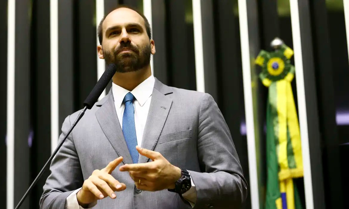 Brado Rádio responde às acusações de Eduardo Bolsonaro; assista