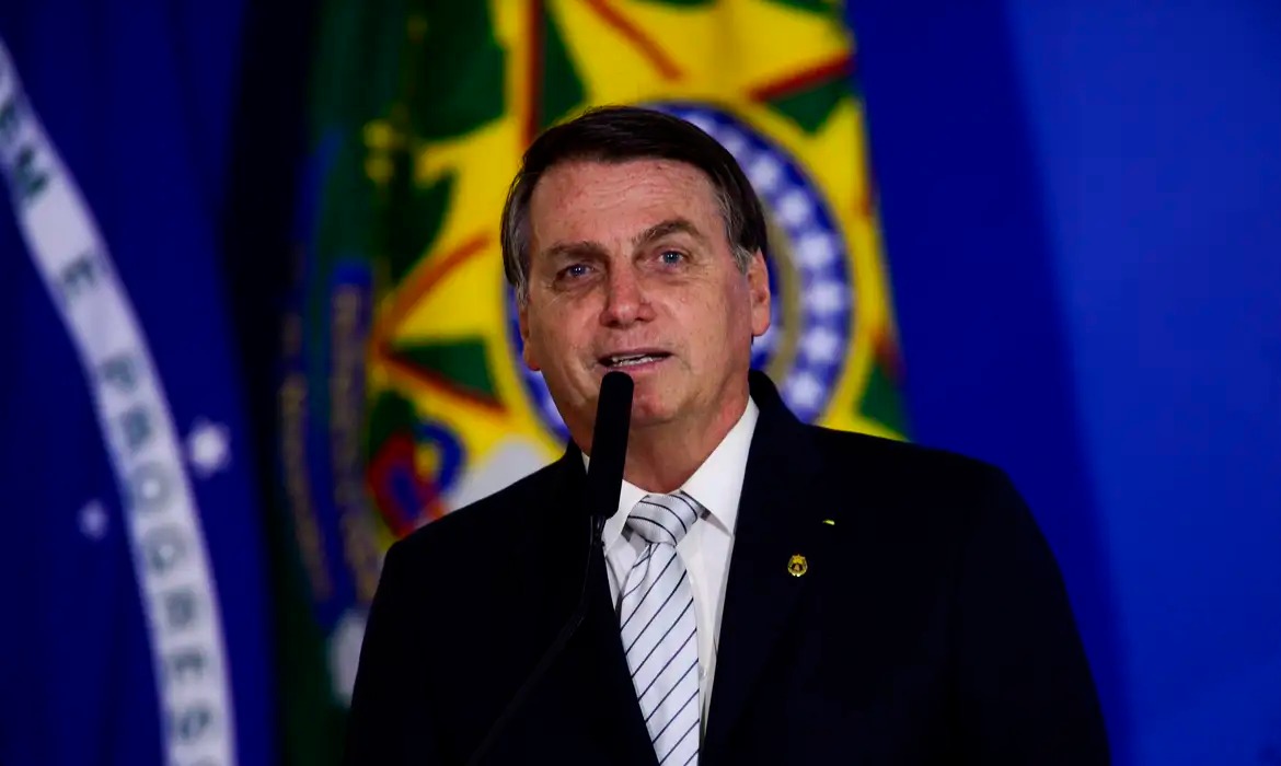 Explosões em Brasília: Bolsonaro lamenta ocorrido e diz que autor teria 'perturbações na saúde mental' 