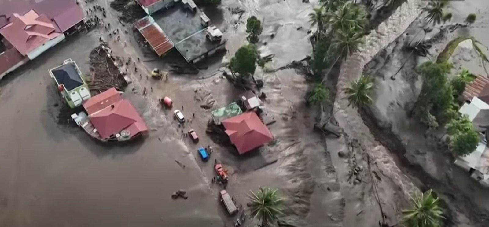 Inundações e deslizamentos de terra deixam 20 mortos na Indonésia