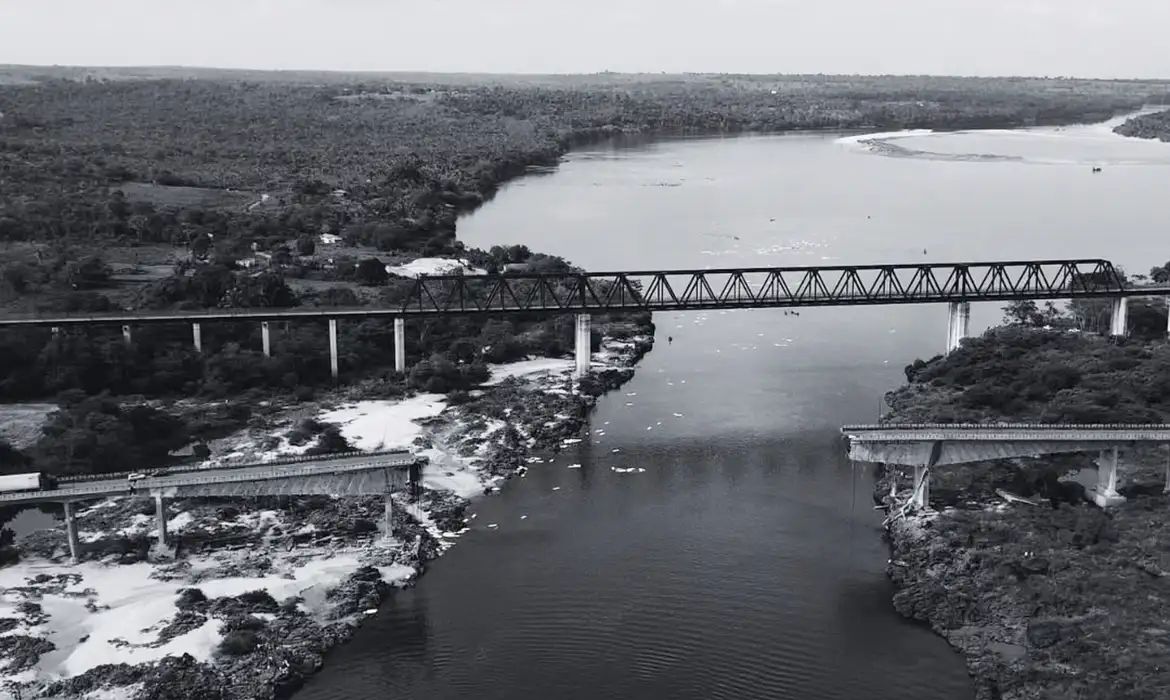 Tragédia na Ponte JK: buscas por desaparecidos continuam; governo anuncia reconstrução emergencial  