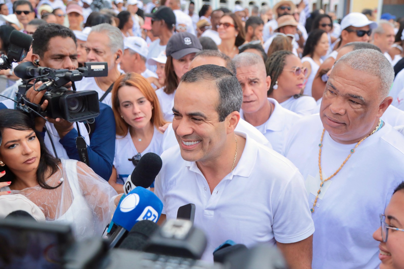 Prefeito Bruno Reis participa da Lavagem do Bonfim e pede bênçãos para projetos de Salvador em 2025