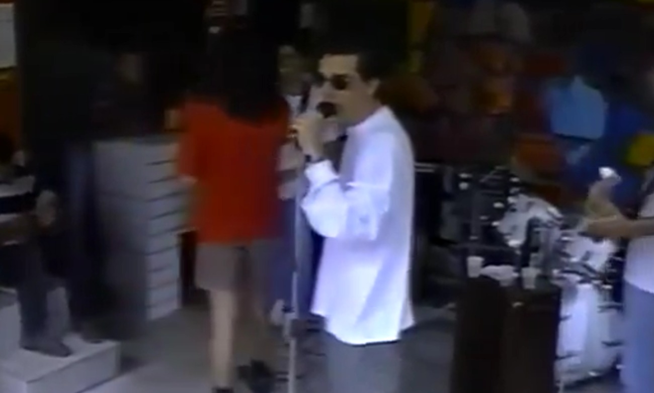 Web resgata vídeo de Wagner Moura cantando na Facom