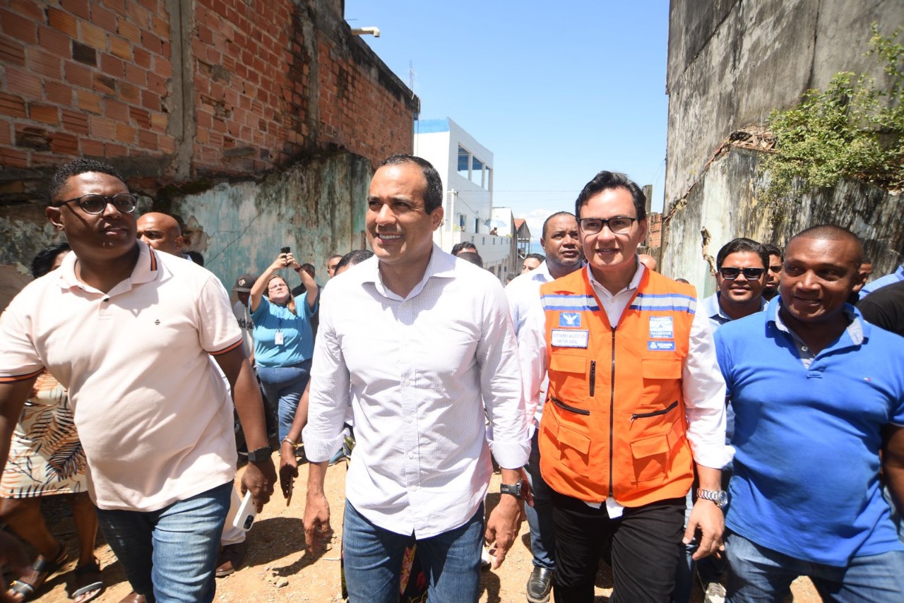  Prefeitura de Salvador inaugura obra de contenção de encostas no bairro de Plataforma